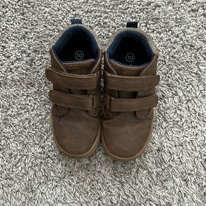 Little boys size 10 brown booties like new!